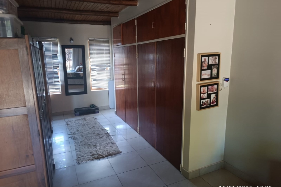 5 Bedroom Property for Sale in Doringkruin North West